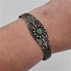 Vintage Fred Harvey Era 925 Sterling Silver Green Turquoise Arrow Cuff Bracelet